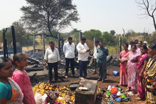 ಗುಡಿಸಲಿಗೆ ಬೆಂಕಿ