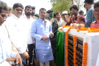 mla Basant Soren laid foundation stone for two roads in dumka