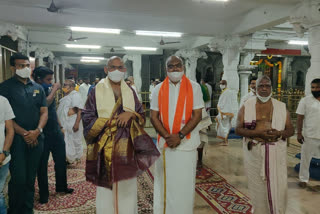 minister chelluboina venu visits annavaram satyanarayana swamy