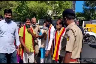the-altercation-between-the-farmers-and-the-police-in-bangalore