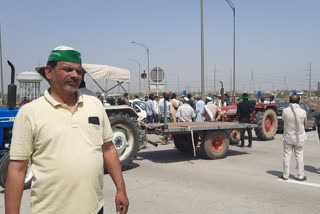 farmers jammed the Eastern Peripheral Expressway