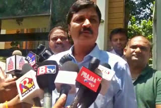 Dont care if you leave more than ten videos, Dont care if you leave more than ten videos says Jarkiholi, Ramesh Jarkiholi CD case, Ramesh Jarkiholi CD case news, ಇನ್ನು ಹತ್ತು ವಿಡಿಯೋ ಬಿಟ್ಟರೂ ಹೆದರುವುದಿಲ್ಲ, ಇನ್ನು ಹತ್ತು ವಿಡಿಯೋ ಬಿಟ್ಟರೂ ಹೆದರುವುದಿಲ್ಲ ಎಂದ ಜಾರಕಿಹೊಳಿ, ರಮೇಶ್​ ಜಾರಕಿಹೊಳಿ ಸಿಡಿ ಪ್ರಕರಣ, ರಮೇಶ್​ ಜಾರಕಿಹೊಳಿ ಸಿಡಿ ಪ್ರಕರಣ ಸುದ್ದಿ,