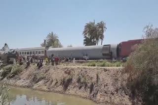 32 killed in Egypt train crash