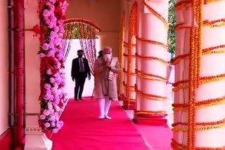 PM Modi visits the famous Jesoreshwari Kali temple in Bangladesh