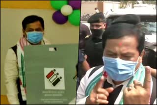 Assam CM Sarbananda Sonowal casts his vote a polling centre in Dibrugarh