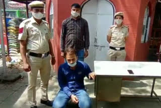 lal qila police arrested snatcher