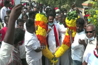 திருவள்ளுர் நகர் பகுதியில் தீவிர வாக்கு சேகரிப்பில் ஈடுப்பட்ட வேட்பாளர்