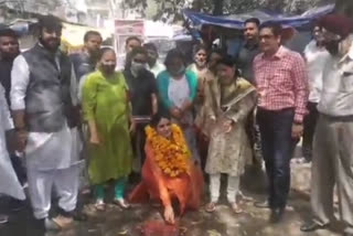 MLA Pramila Tokas inaugurates footover bridge reconstruction work in Munirka