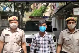 Gandhi nagar police of East Delhi arrested infamous miscreant
