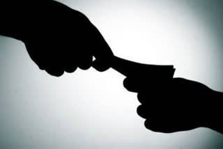 conistable arrested in ghorakhpur for accepted bribe from rape victim