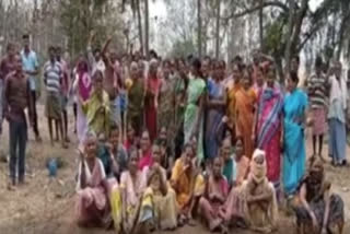 villagers protest against distribution of housing patta