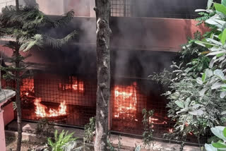 Bangladesh militants set fire to central library