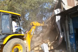 Action on construction of 5 hectares, 7 godowns including several shops demolished