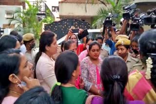 Congress women activists protest