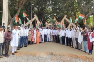 Protest by Congress activists at Tumkur