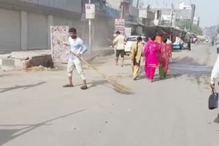 farmers celebrated Holi tikri border