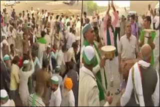 Farmers protesting in Ghazipur celebrates holi