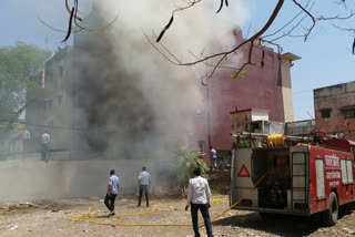 A fire broke out in the mall due to fire.