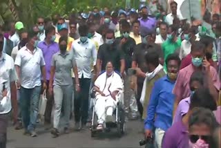 Mamata conducts massive roadshow in Nandigram