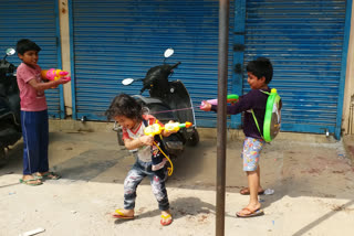 शहर में छाया सन्नाटा, Silence in the city