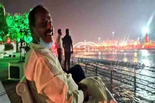 Former CM took a plunge of faith in Haridwar and wished for the welfare of creatures