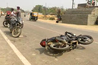 কাছাৰৰ মধুৰাপুলত পথ দুৰ্ঘটনাত আহত ৪ জন বাইক আৰোহী