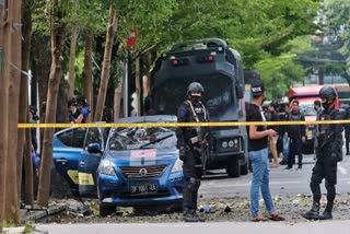 Newlywed militant suspects blamed in Indonesia church attack
