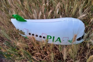 PIA  dummy aeroplane  PIA marked aeroplane  Bhalwal area  aeroplane balloon  Jammu and Kashmir  Kanachak area  Jammu and Kashmir Police  Pakistan International Airlines  Jammu  aeroplane  പിഐഎ  ഡമ്മി വിമാന ബലൂൺ കണ്ടെത്തി  പാകിസ്ഥാൻ ഇന്‍റർനാഷണൽ എയർലൈൻസ്  ഡമ്മി വിമാന ബലൂൺ