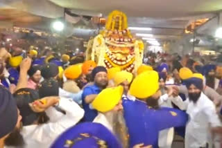 Devotees celebrate 'Hola Mohalla' at Golden Temple