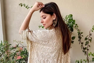 Kanika Kapoor recalls her 'tough time' after testing Covid positive last year