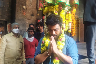 hero sharwanandh at simhachalam