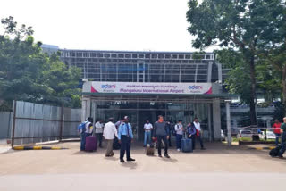 Corona test for one month old baby at Mangalore airport: parents Complaint to DHO  covid19  mangalore  മാംഗ്ളൂർ  കൊവിഡ്  ഒരു മാസം പ്രായമുള്ള കുഞ്ഞിന് ആർ‌ടി‌പി‌സി‌ആർ പരിശോധന നടത്തിയെന്ന പരാതിയുമായി മാതാപിതാക്കൾ