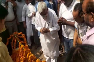 mp-and-mla-paid-tribute-to-senior-bjp-leader-govardhan-singh-in-bokaro