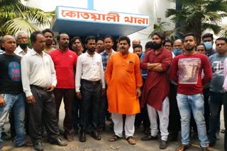 agitation of bjp workers at jalpaiguri police station