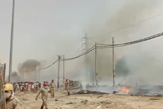 Fire in approx 200 slums of Bawana JJ Colony