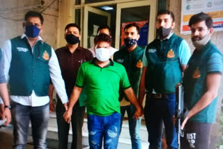 wanted robber arrested by delhi special cell