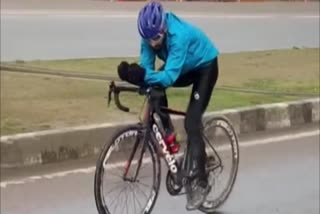 Kashmiri cyclist creates history