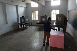 police postal votes polling started in salem, காவல்துறையினரின் தபால் வாக்குப்பதிவு இன்று தொடக்கம்