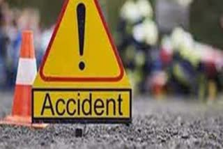 A horrific road accident in Rau, husband and wife died on the spot