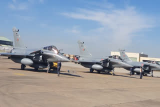 3-more-rafales-landes-in-india-iaf-thanks-uae-for-mid-air-refueling