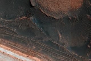 MARS, NASA, MARTIAN CRATER LAKES