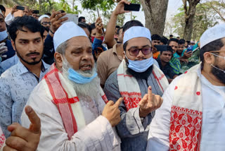 badaruddin-ajmal-caste-his-vote-with-family