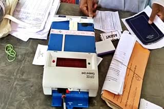 evm-failure-in-the-vote-centre-of-south-karimganj