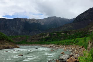 Super landslide rocks Tsangpo river near India-China border