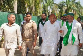 Farmer leader Rakesh Tikait meet with former MLA Madan Bhaiya