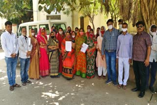 Women protested in Bundi,  Bundi Police Line Road