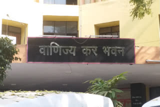 मधुरिमा स्वीट्स पर छापा.