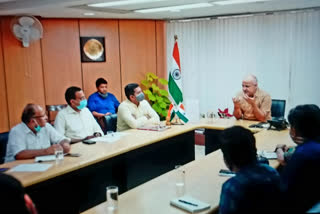 manish sisodia meeting with officers for start virtual school in delhi