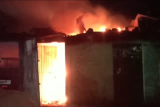 fire in rexine shop and garage in dhanbad