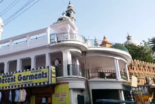 The koyle wali masjid is a masterpiece of Mughal architecture